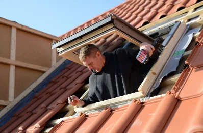 Pose de fenêtres de toit Velux à Chelle-Spou